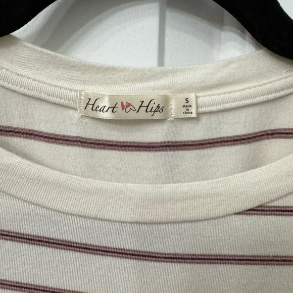 ⭐️Lot of 4 t-shirts in size S - Picture 8 of 9